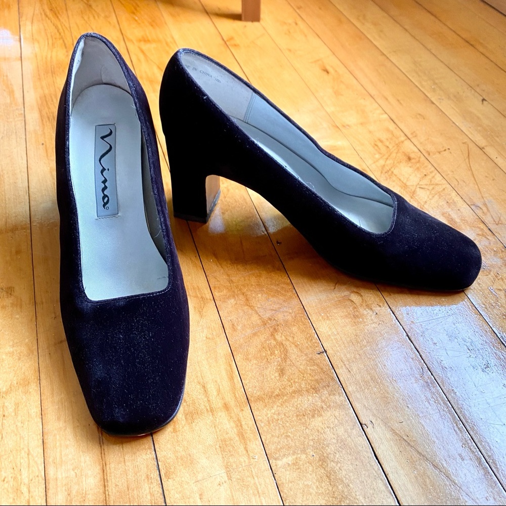 Nina Vintage Black Velvet Square Toe Pumps/Heels 90’s (7.5)